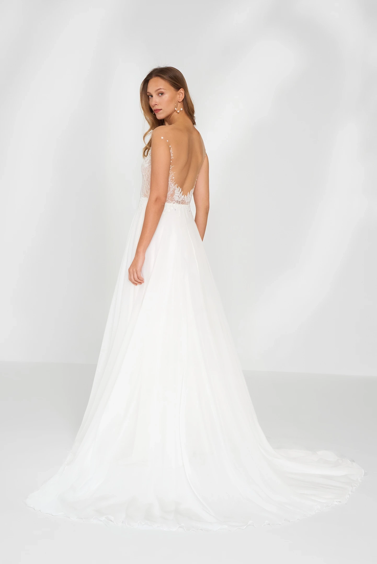 SANNE_ANNA_KARA_2024_back.webp