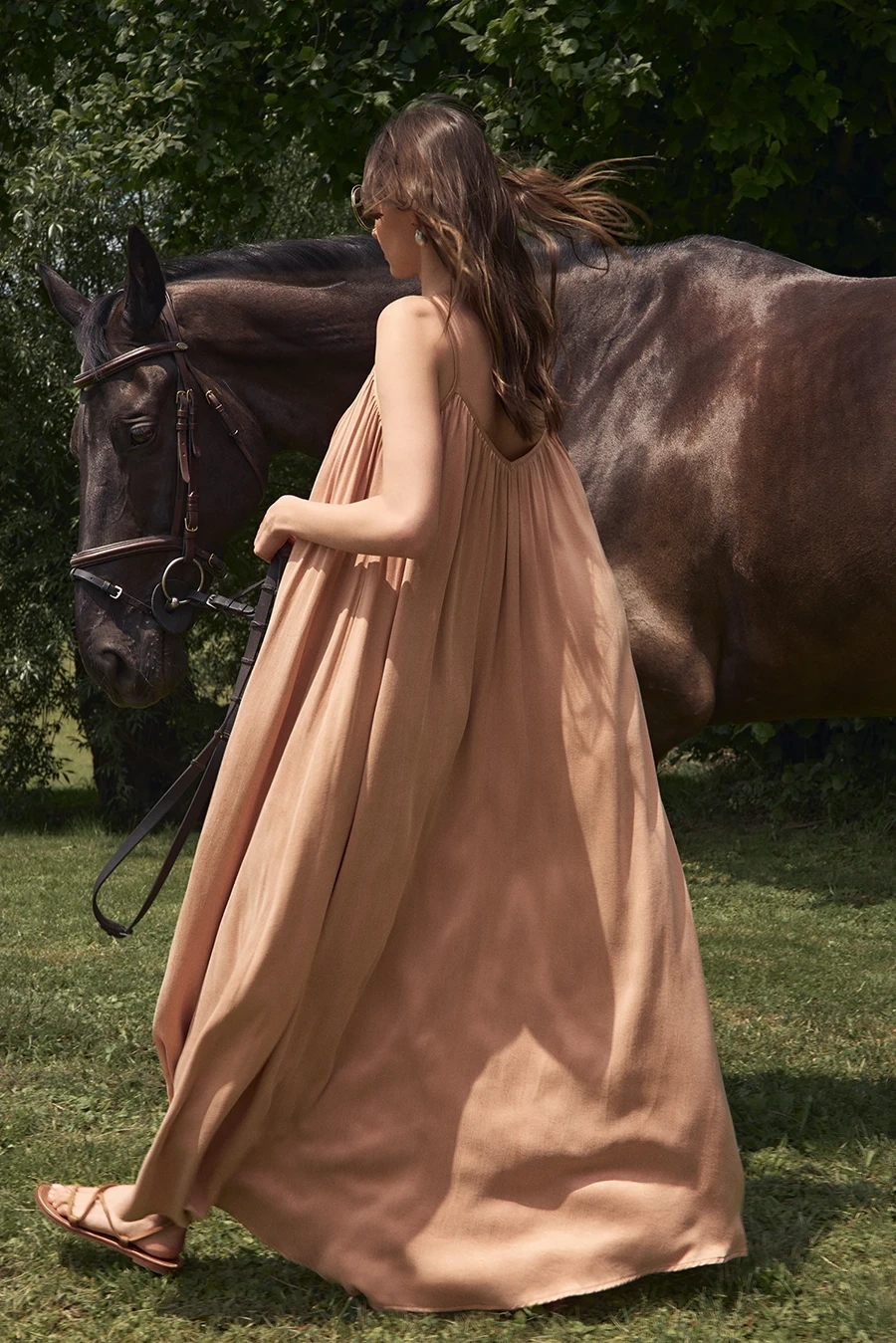 CORRIE_2026_RTW_ANNA_KARA_02 copy.webp