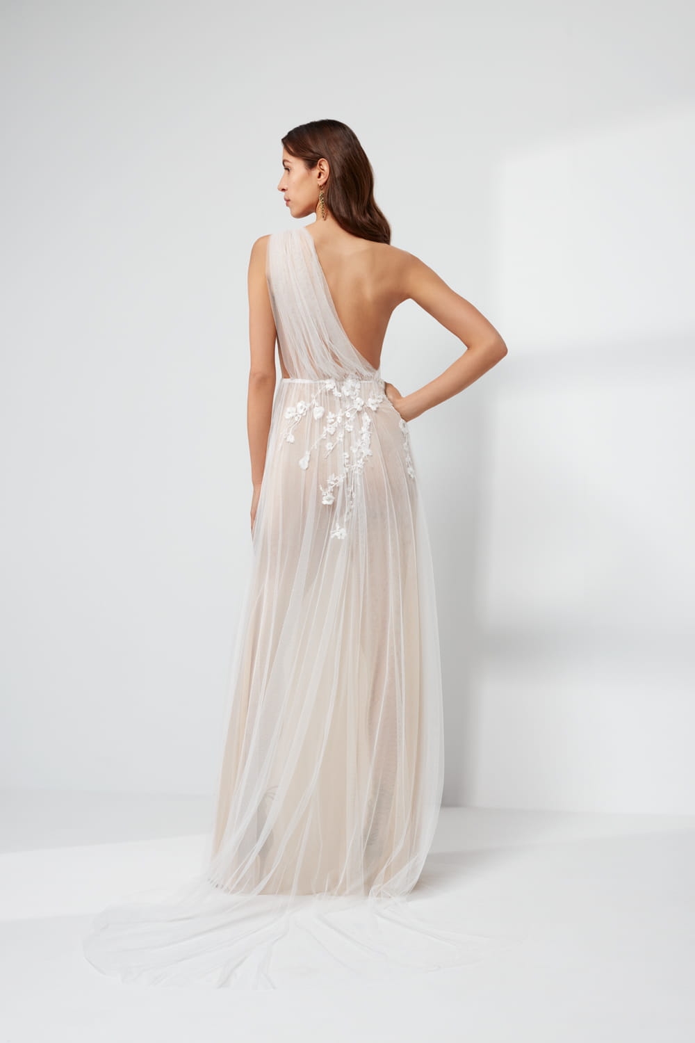 ANNA_KARA_2023_ ECHO_back.jpg