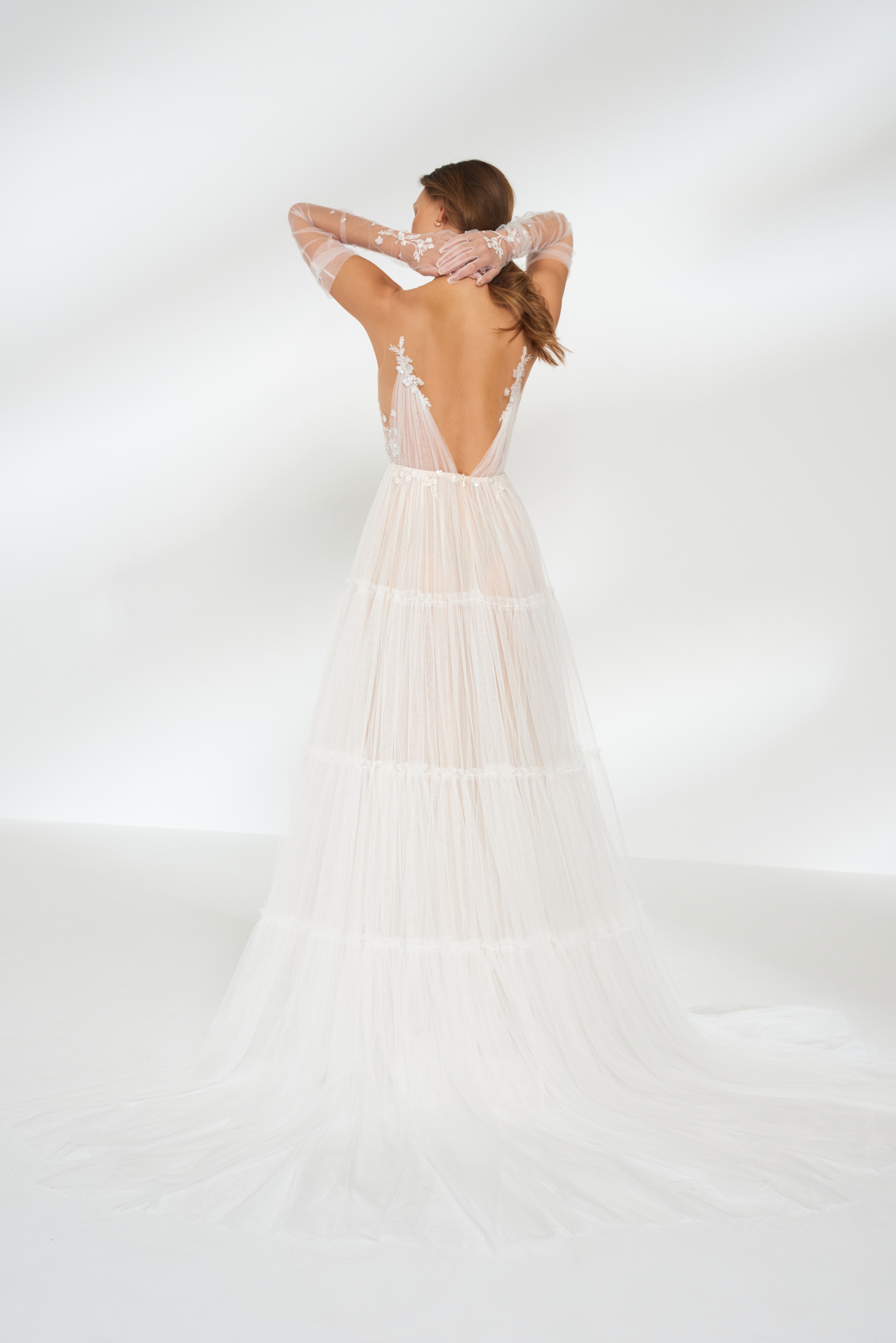 PEONY_ANNA_KARA_2024_back.jpg